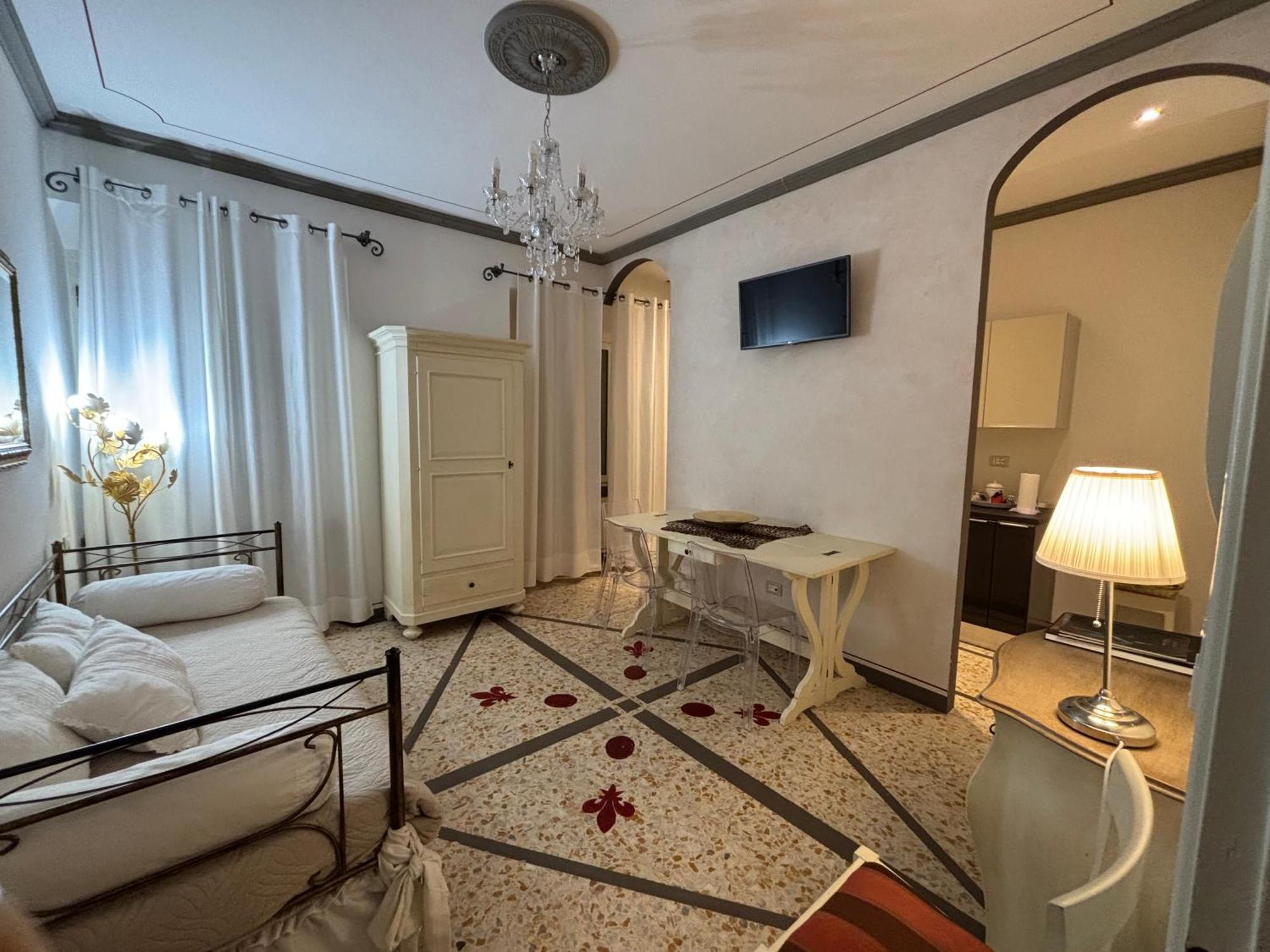 Palazzo Mari Suite & Rooms B&B Montevarchi Luaran gambar