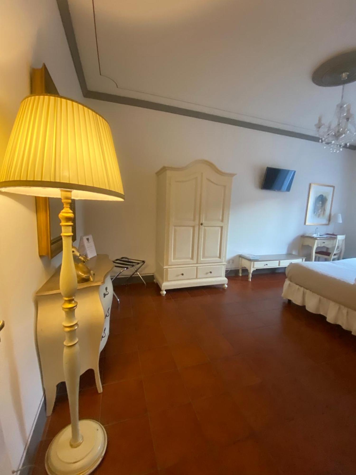 Palazzo Mari Suite & Rooms B&B Montevarchi Luaran gambar