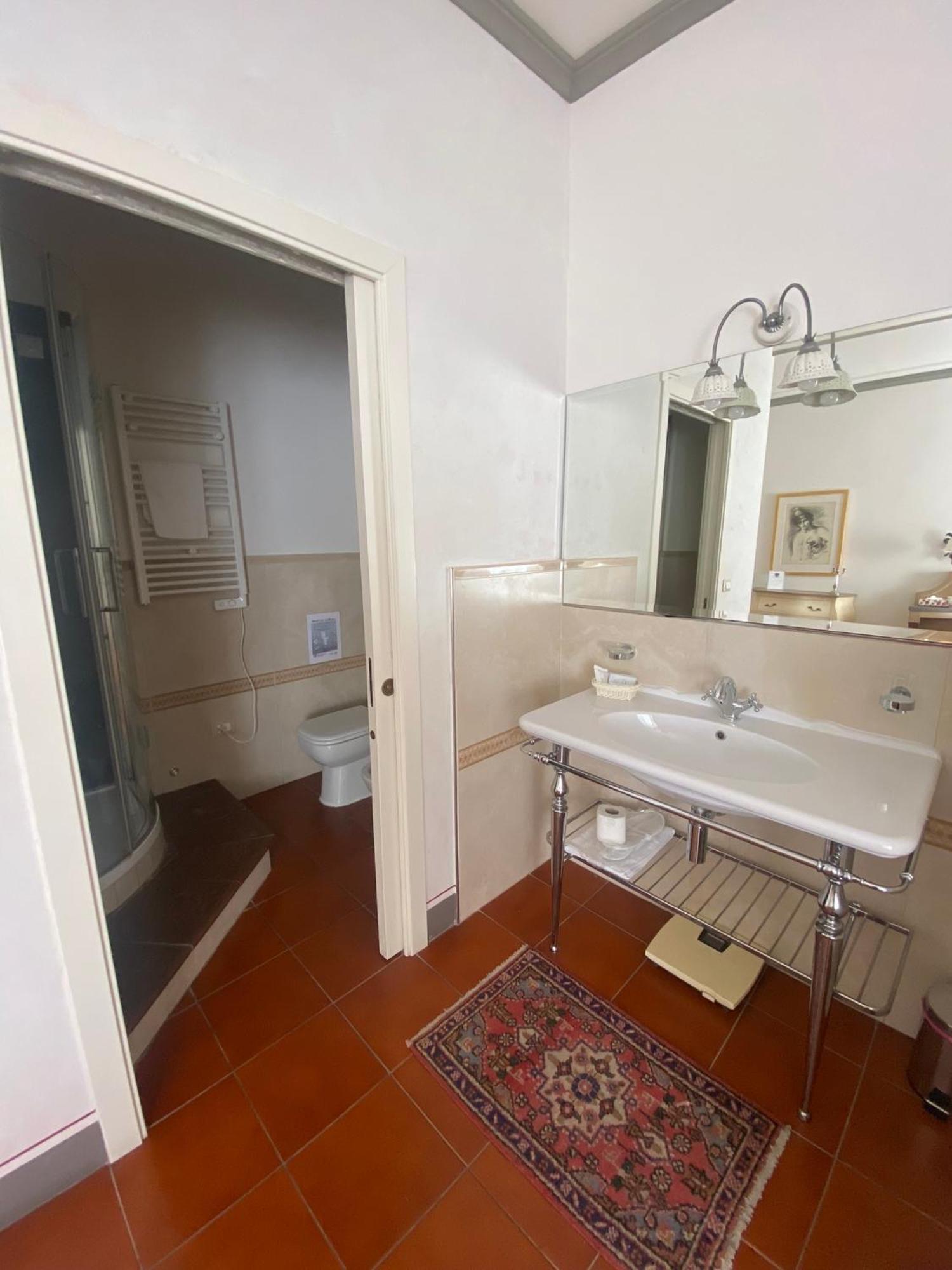 Palazzo Mari Suite & Rooms B&B Montevarchi Luaran gambar