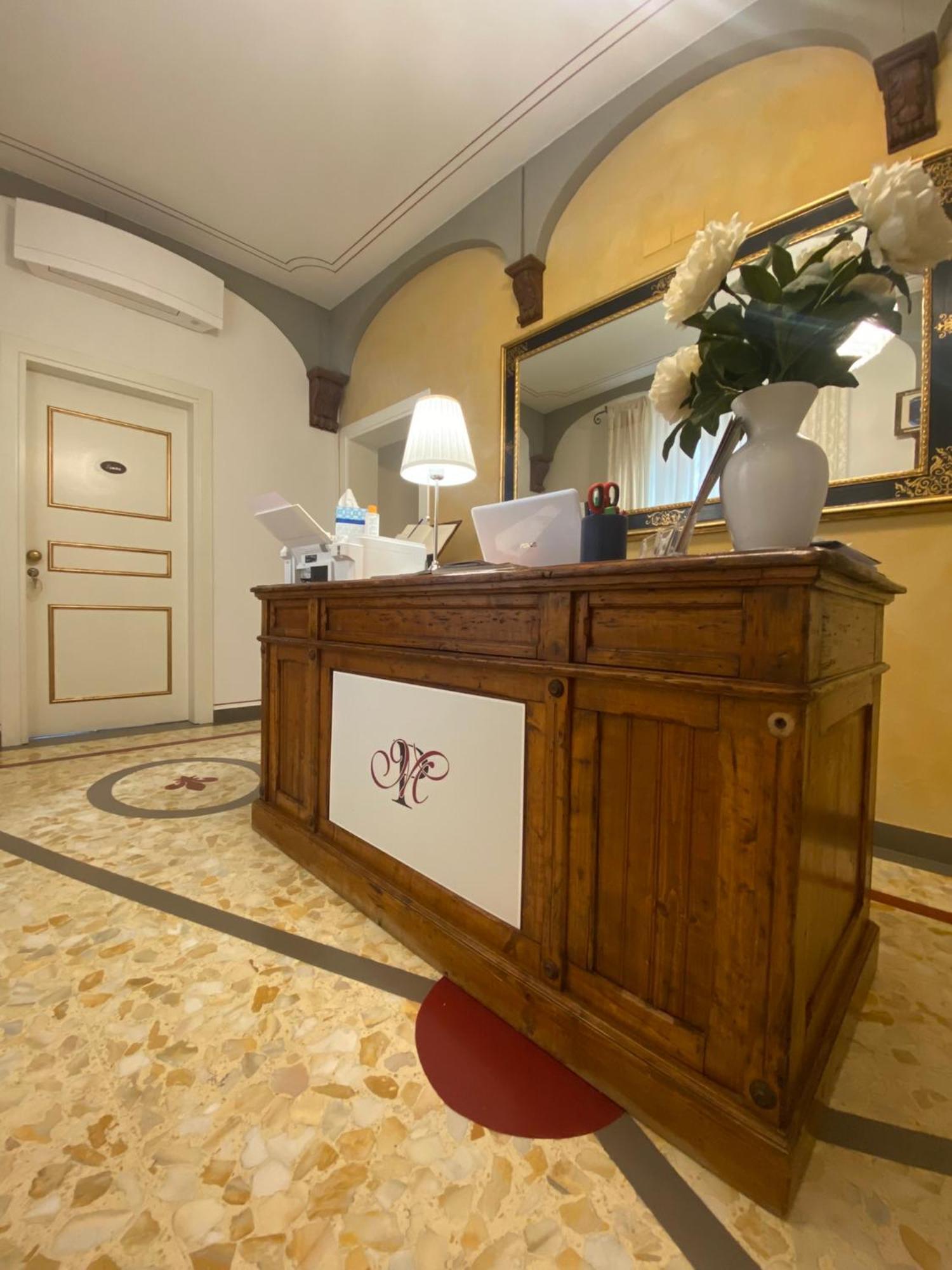 Palazzo Mari Suite & Rooms B&B Montevarchi Luaran gambar